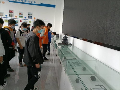 热烈欢迎湖北工程学院学生来领创激光交流学习 加快公司团队人才队伍建设