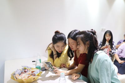 我校校外辅导员、中国建筑材料科学研究总院王益民书记与师生座谈会顺利举办