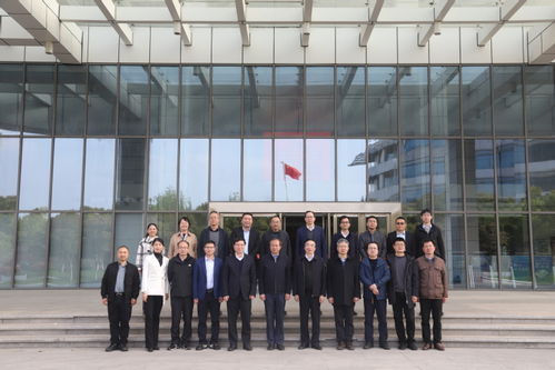 学校召开聘任南京信息工程大学高层次人才座谈会